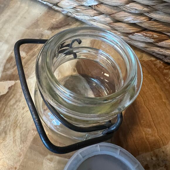 Small Wired Jar with Stars - Picture 6 of 6